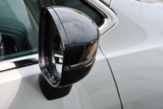 Used 2026 Chrysler Pacifica Limited FWD image 34