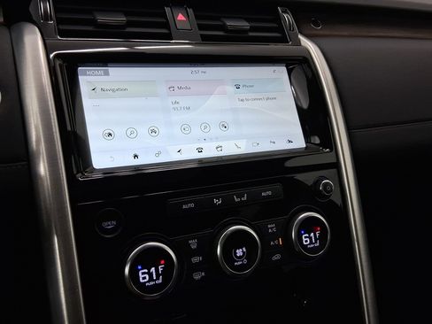 Used 2018 Land Rover Discovery HSE image 17