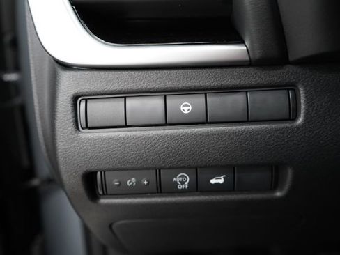 Used 2025 Nissan Rogue SV AWD/4WD image 22