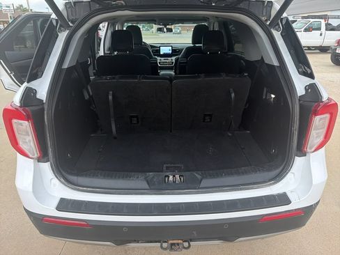 Used 2021 Ford Explorer XLT w/ Equipment Group 202A AWD/4WD image 21