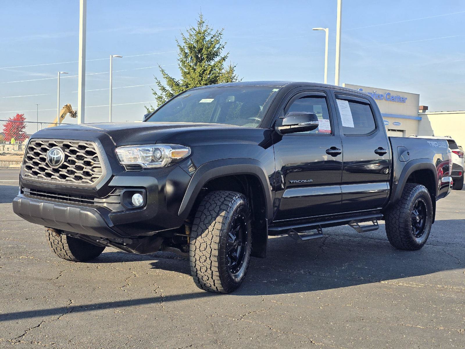 Used 2022 Toyota Tacoma TRD Off-Road AWD/4WD image 3