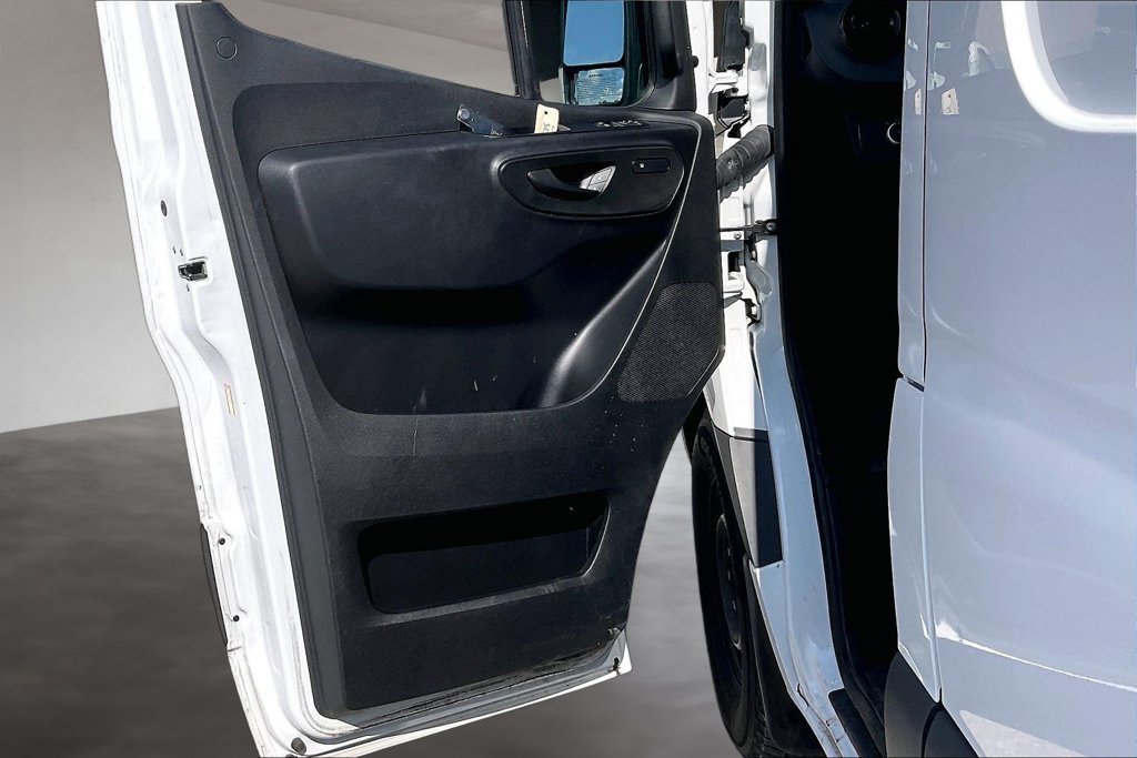 Used 2025 Mercedes-Benz Sprinter 2500 image 18