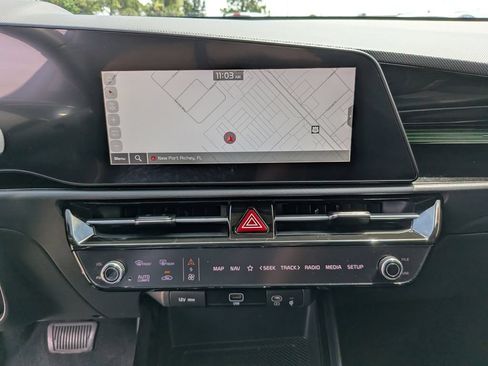 Certified 2024 Kia Niro FWD image 24