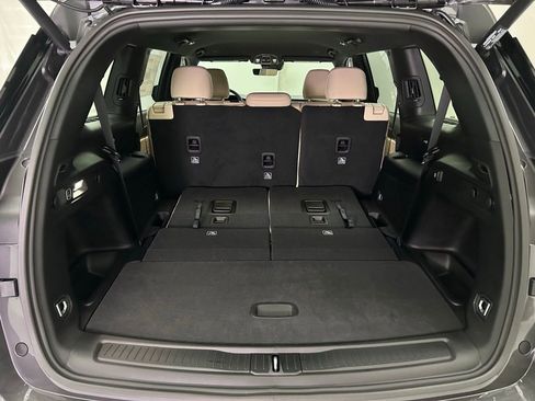 New 2025 Jeep Grand Cherokee L Limited w/ Black Appearance Package image 13