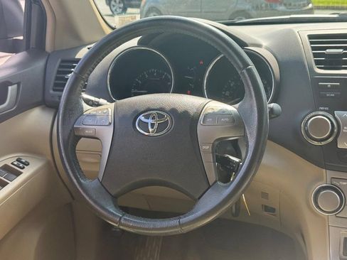 Used 2010 Toyota Highlander SE AWD/4WD image 17