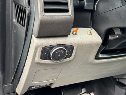 Used 2017 Ford F250 XL w/ Power Equipment Group image 26