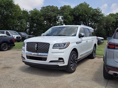 Used 2024 Lincoln Navigator L Black Label AWD/4WD image 3