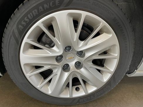 Used 2017 Chevrolet Impala LS FWD image 24