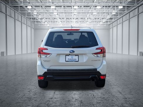Used 2022 Subaru Forester Limited AWD/4WD image 4