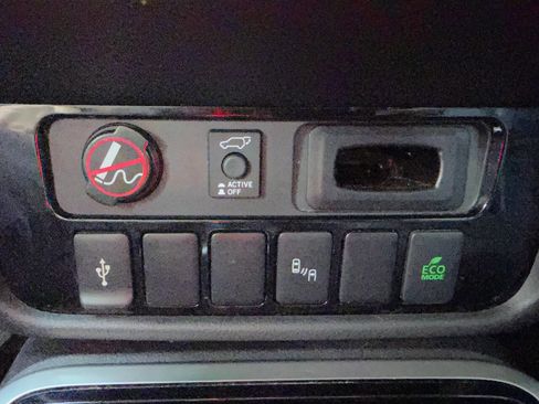 Used 2020 Mitsubishi Outlander SEL image 39