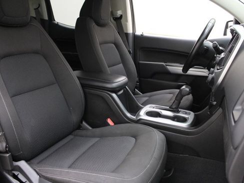 Used 2020 Chevrolet Colorado LT w/ Safety Package AWD/4WD image 3