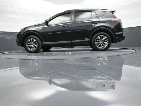 Certified 2018 Toyota RAV4 XLE w/ Convenience Package image 32