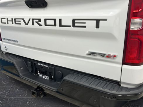 Used 2022 Chevrolet Silverado 1500 ZR2 w/ Technology Package AWD/4WD image 40