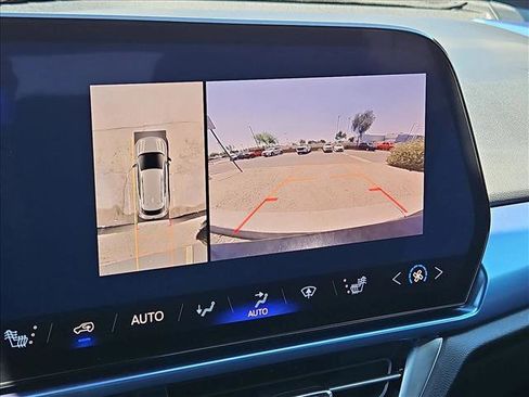 Certified 2025 Chevrolet Equinox EV LT FWD image 19