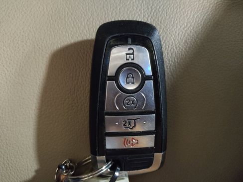 Used 2020 Ford Explorer Limited RWD image 32
