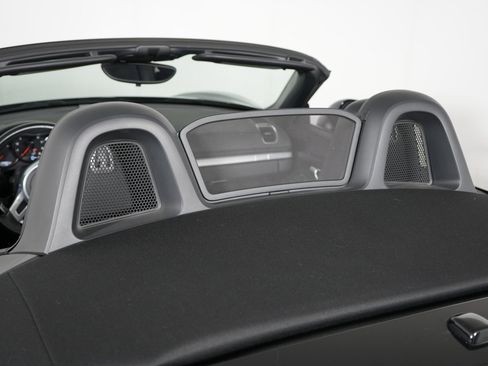 Used 2015 Porsche Boxster image 17