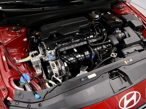 Certified 2025 Hyundai Elantra SEL FWD image 15
