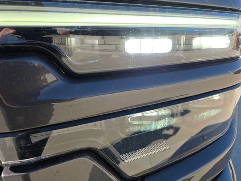 New 2026 RAM 2500 Laramie AWD/4WD image 9