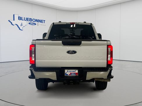 Used 2025 Ford F250 XLT w/ FX4 Off-Road Package AWD/4WD image 6