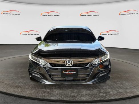 Used 2018 Honda Accord Sport image 3