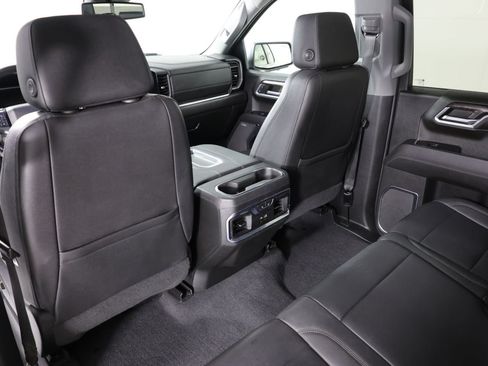 Used 2022 Chevrolet Silverado 1500 LTZ w/ LTZ Convenience Package II AWD/4WD image 46