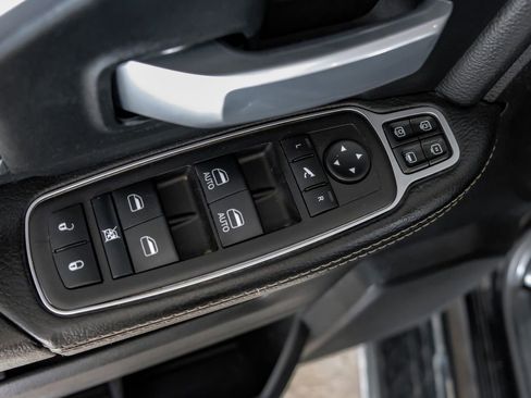 Used 2024 RAM 2500 Big Horn AWD/4WD image 43