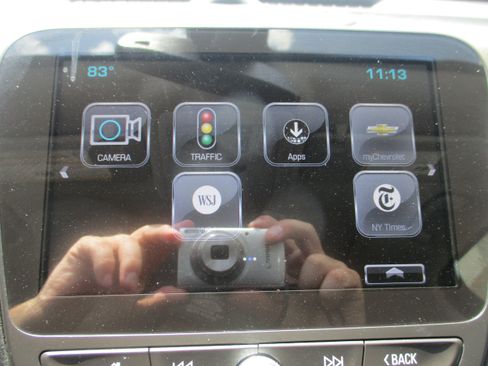 Used 2018 Chevrolet Equinox Premier FWD image 18