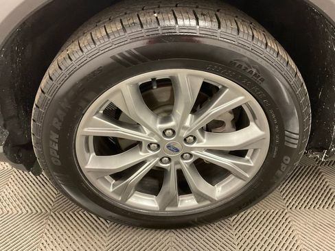 Used 2020 Ford Explorer XLT w/ Equipment Group 202A image 10