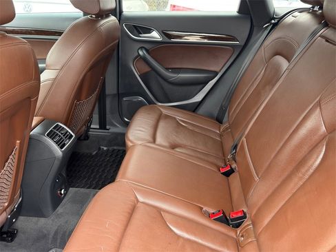 Used 2018 Audi Q3 2.0T Premium Plus w/ Premium Plus Package image 30