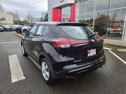 Used 2024 Nissan Kicks S image 9