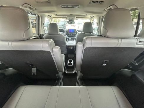 Certified 2025 Toyota Highlander XLE FWD image 16