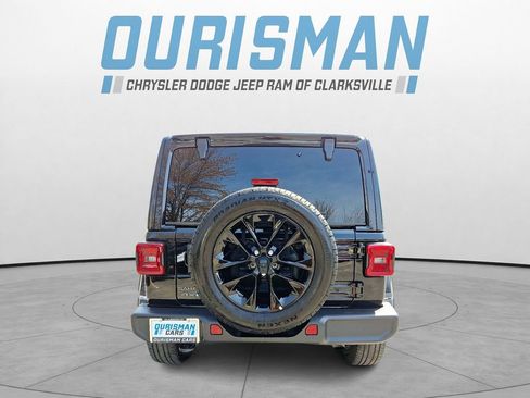 Certified 2025 Jeep Wrangler Unlimited Sahara AWD/4WD image 5