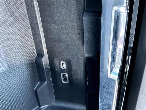Used 2025 GMC Yukon AT4 Ultimate w/ LPO, Floor Liner Package AWD/4WD image 16