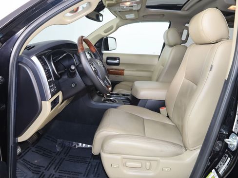Used 2020 Toyota Sequoia Platinum AWD/4WD image 12