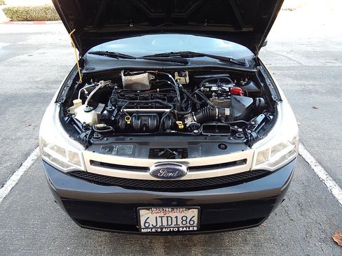 Used 2010 Ford Focus SE image 30