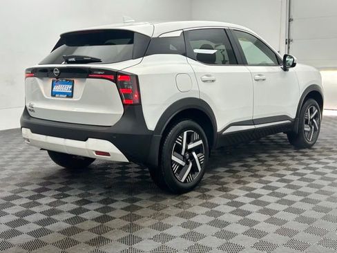 Used 2025 Nissan Kicks SV image 8