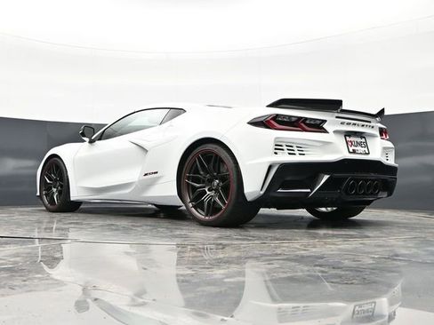 Used 2024 Chevrolet Corvette Z06 w/ Stealth Interior Trim Package RWD image 26