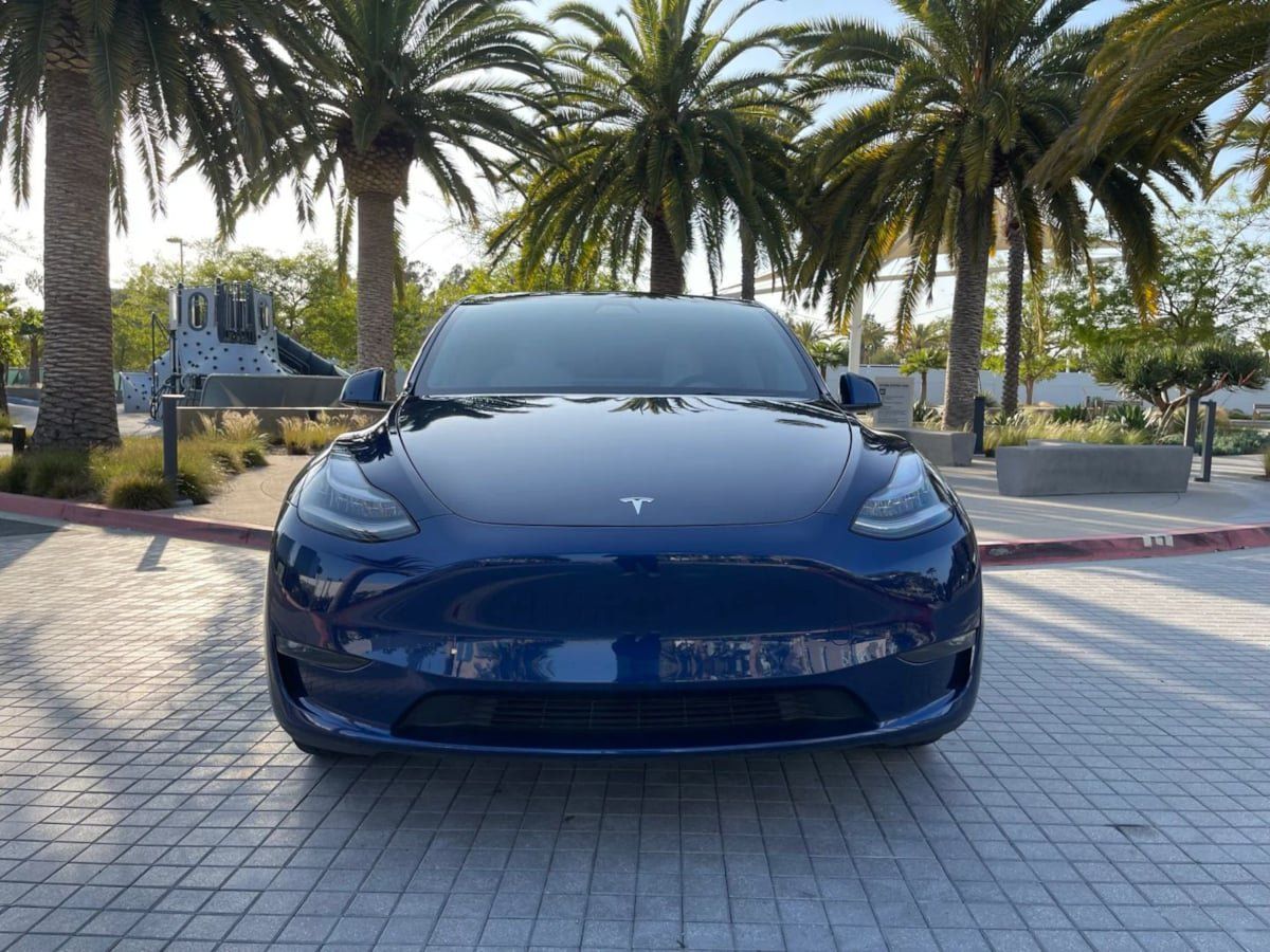 Used 2023 Tesla Model Y Long Range AWD/4WD image 2