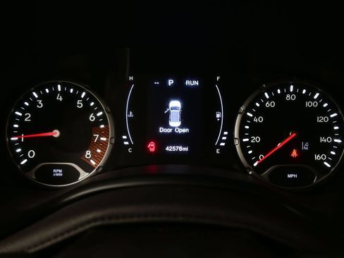 Used 2023 Jeep Renegade Latitude AWD/4WD image 16