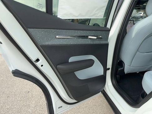 New 2026 Volvo EX30 Ultra w/ Climate Package image 15