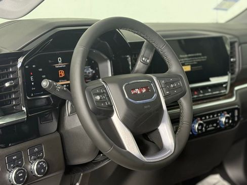 New 2026 GMC Sierra 1500 SLE image 6