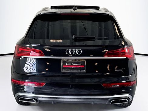 Used 2024 Audi Q5 e Premium w/ Convenience Package image 6