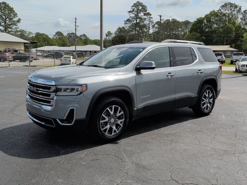 Used 2023 GMC Acadia SLT w/ Technology Package FWD image 8