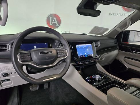 Used 2022 Jeep Wagoneer Series III image 24