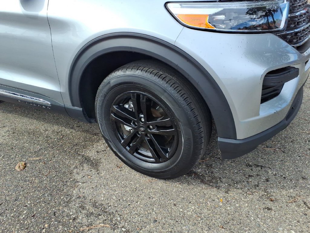 Certified 2024 Ford Explorer XLT w/ Class IV Trailer Tow Package AWD/4WD image 4