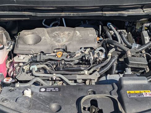 Used 2022 Toyota Sienna XLE image 22