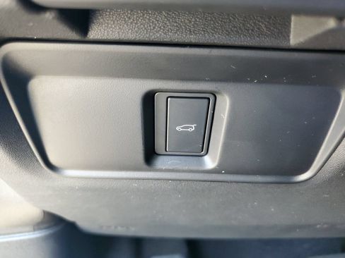 Used 2025 Land Rover Discovery Sport S AWD/4WD image 15