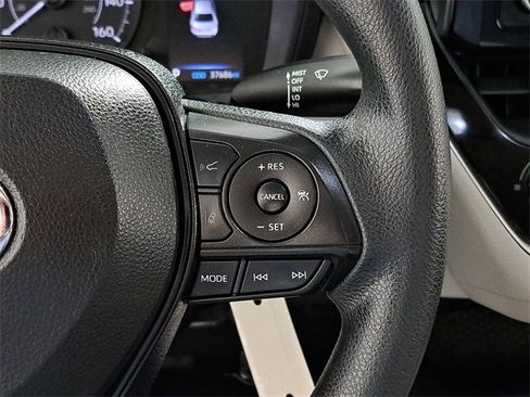 Used 2022 Toyota Corolla L image 25