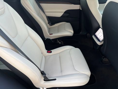 Used 2023 Tesla Model X AWD/4WD image 13