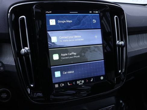 Certified 2024 Volvo XC40 B5 Plus w/ Protection Package Premier image 15